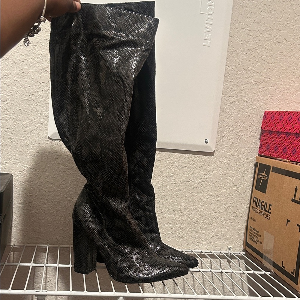 Fashion Nova Shiny Black Snakeskin Heeled Boots